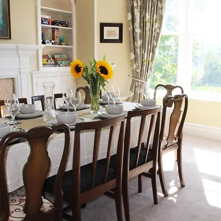 District 4 Bedroom House, Ings, Cumbria. 肯德尔