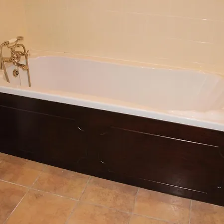 District 4 Bedroom House, Ings, Cumbria. 켄달