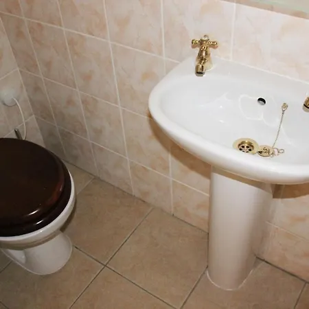 District 4 Bedroom House, Ings, Cumbria. 肯德尔