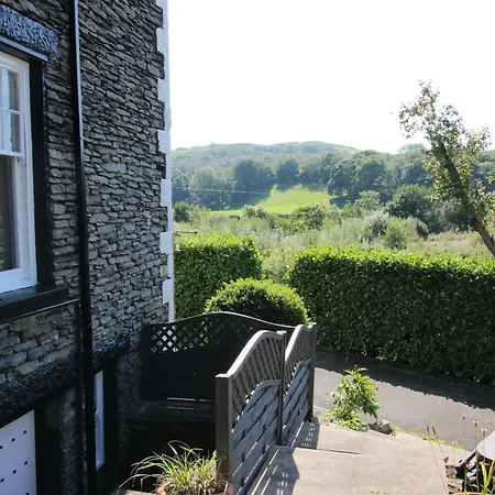 District 4 Bedroom House, Ings, Cumbria. 肯德尔