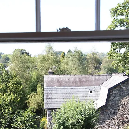 District 4 Bedroom House, Ings, Cumbria. * 肯德尔