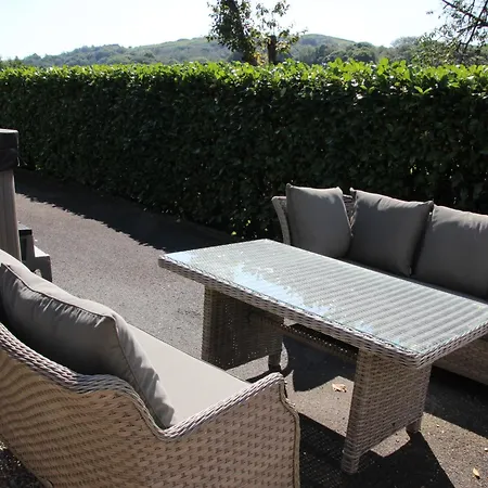 District 4 Bedroom House, Ings, Cumbria. 肯德尔