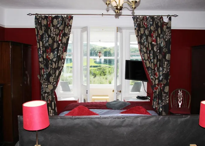 District 4 Bedroom House, Ings, Cumbria. קנדל