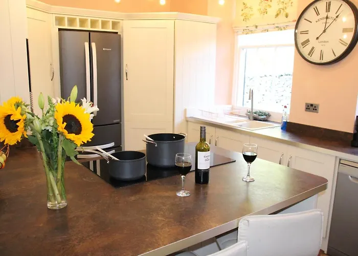 District 4 Bedroom House, Ings, Cumbria. 켄달